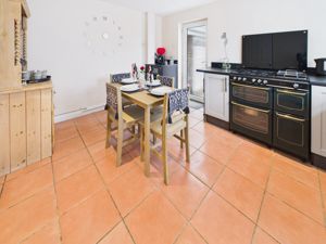 Breakfast Kitchen- click for photo gallery